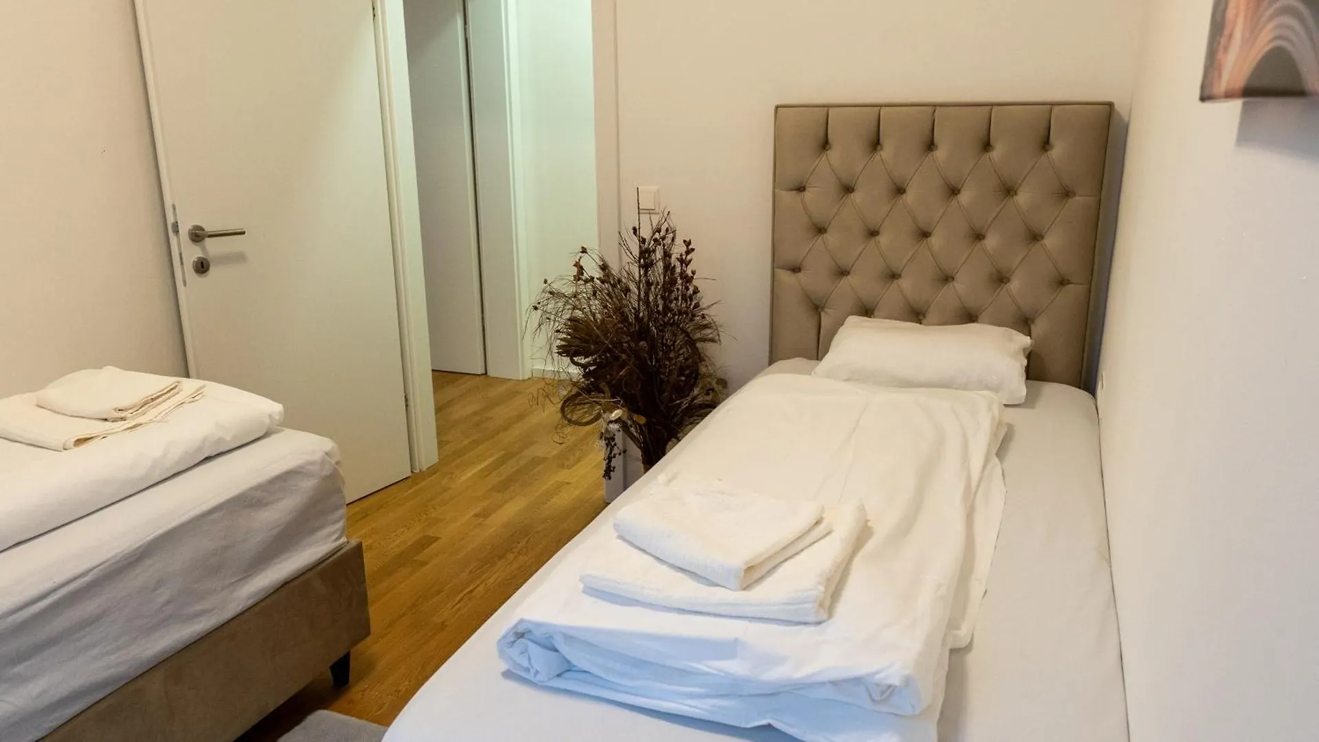 Art Living Vienna Aparthotel 0*,  Austria