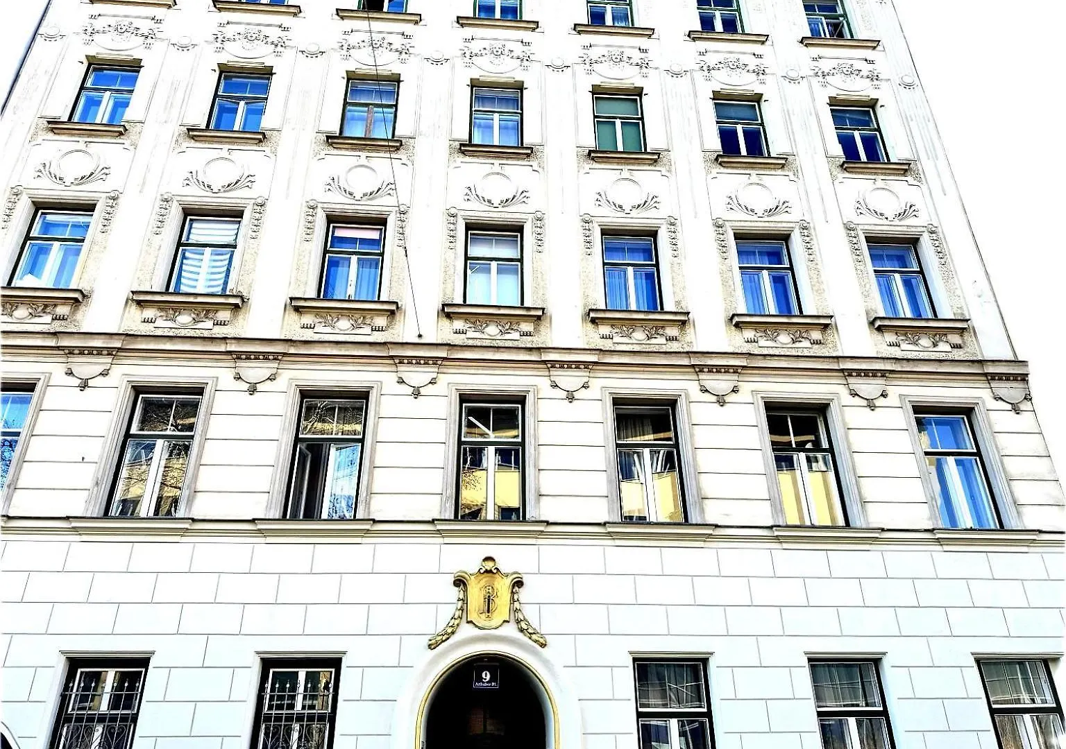 Art Living Vienna Aparthotel 0*,